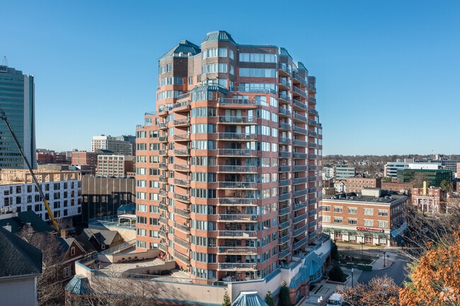 Building Photo - The Classic