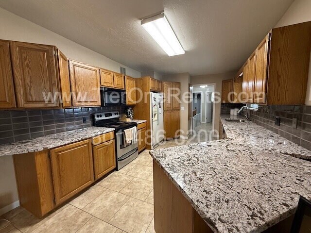 Building Photo - NO DEPOSIT Option Available for Qualified ...