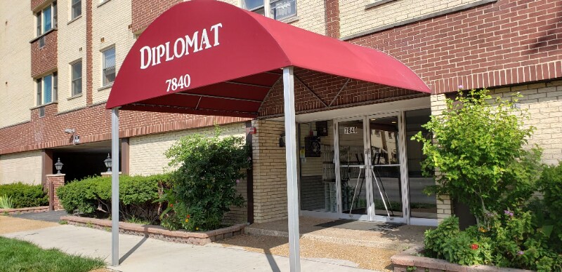 Photo - 7840 W North Ave (Elmwood Park, IL)