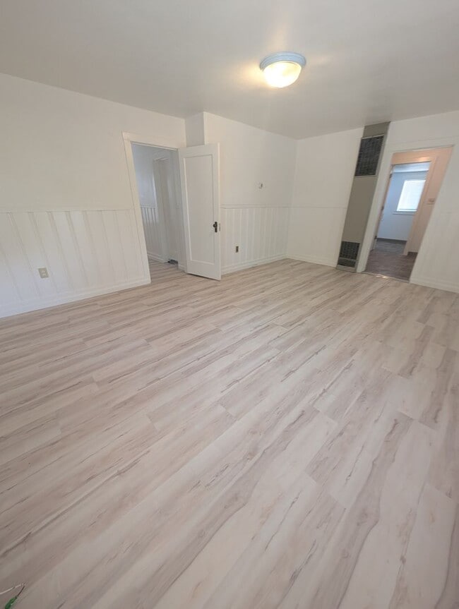 Building Photo - 2 Bedroom 1 Bath House