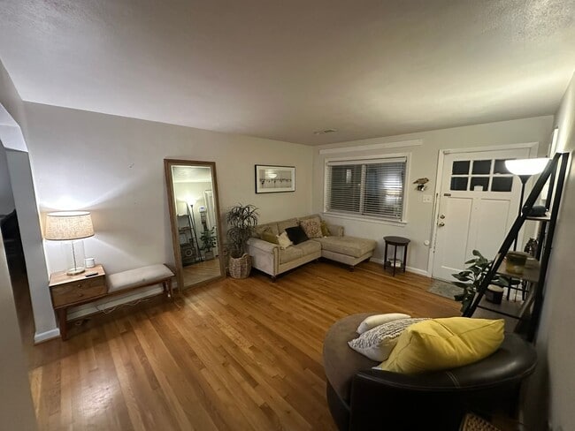 Building Photo - BAYVILLE PARK