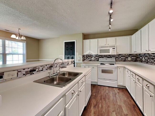 Foto del edificio - 1103 Poplar Ridge Rd