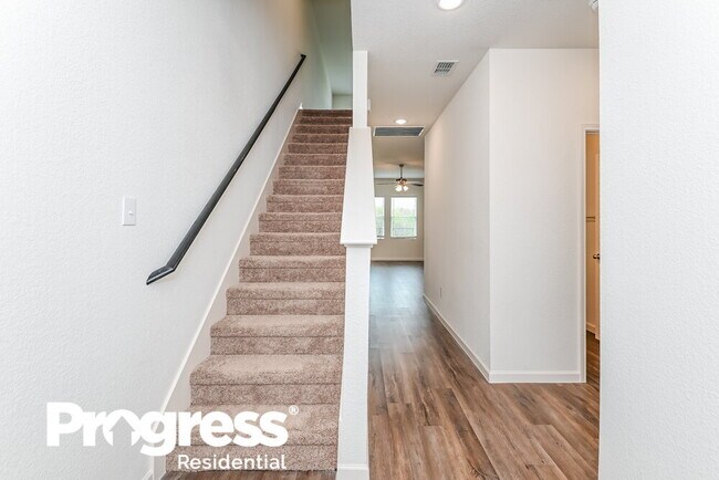 Foto del edificio - 6129 Harrah Ln