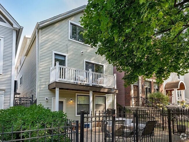 Building Photo - 1224 W Oakdale Ave