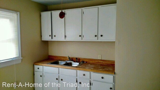 Foto del edificio - 2 br, 1 bath House - 2400 Dallas Ave