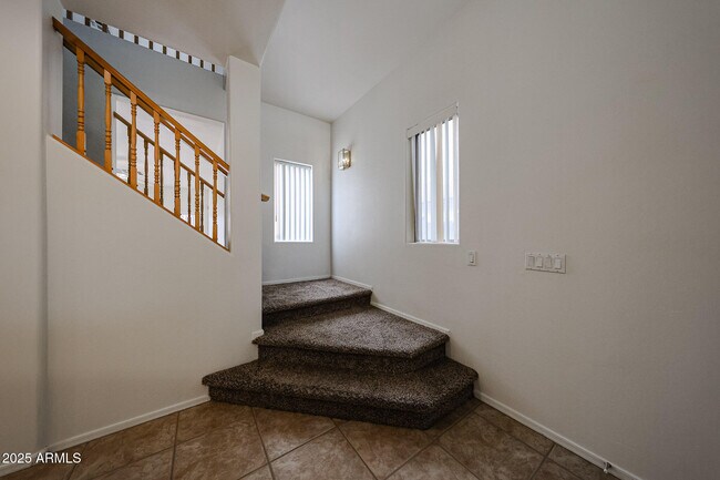 Building Photo - 453 N 105th Pl