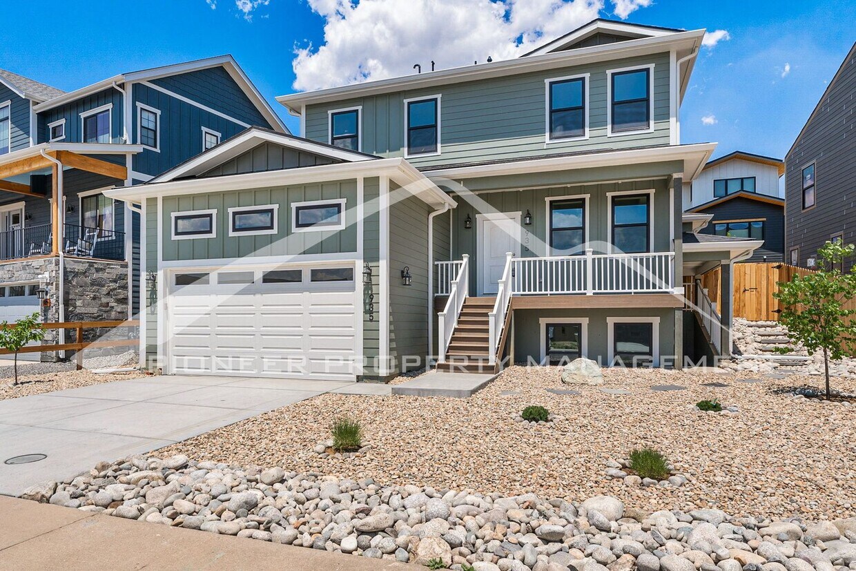 Primary Photo - Charming Condo with Central AC and Washer/...