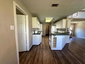 Building Photo - 14870 Cetus Ct