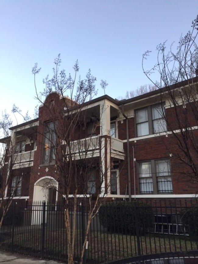 Interior Photo - 1353 Vance Ave