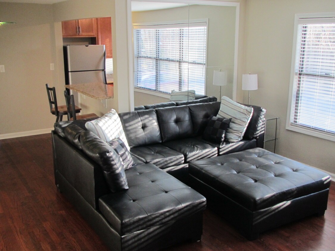 25707 Woodward Ave, Royal Oak, MI 48067 Condo for Rent in Royal Oak