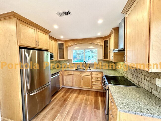 Building Photo - 2 br, 2 bath House - 2962 Renwick Way