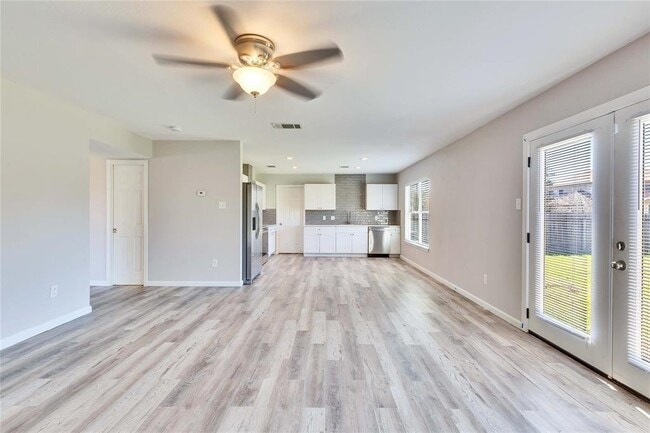 Building Photo - 403 Bello Dr