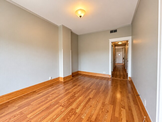 Foto del edificio - 3347 S Emerald Ave