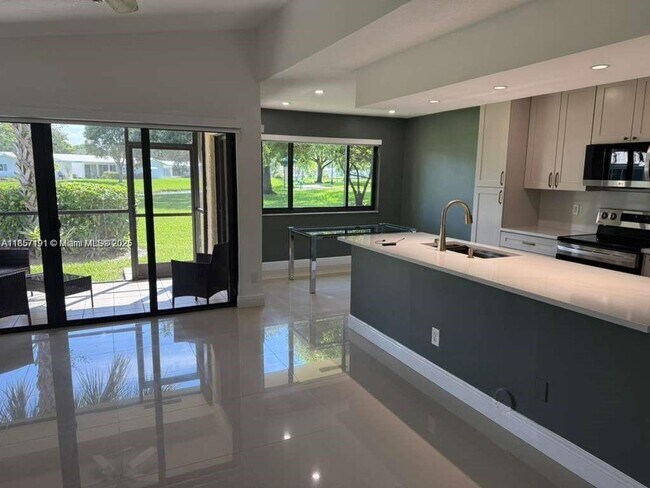 Foto del edificio - 8148 NW 17th Manor