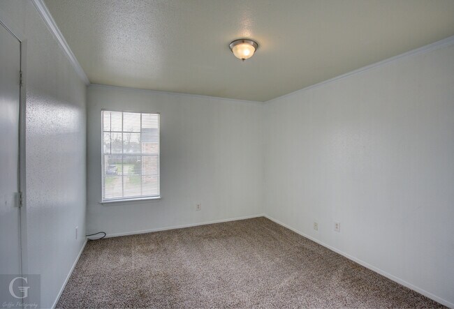 Foto del edificio - Parks on Village Apartment Homes