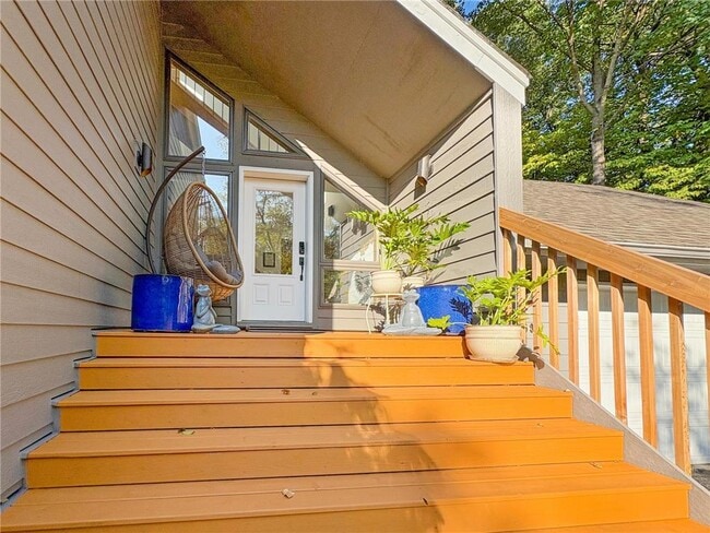 Building Photo - 13900 Hill Ridge Dr