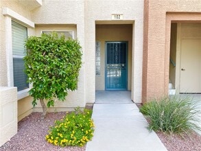 Building Photo - 10820 Amber Ridge Dr