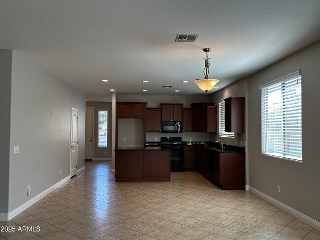 Foto del edificio - 1686 W Paisley Dr