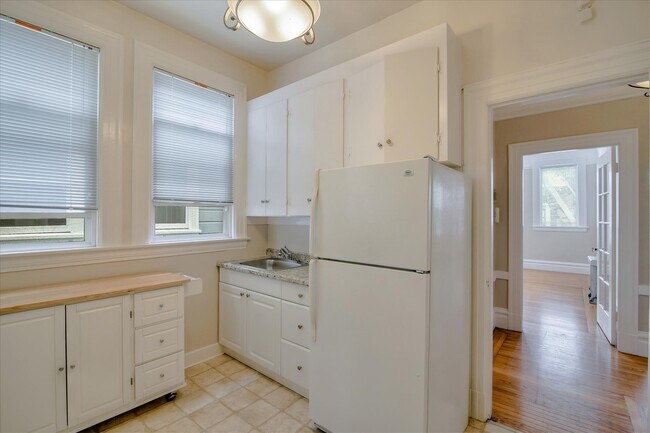 Building Photo - 460 Duboce Ave