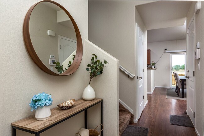 Foto del edificio - Single Family Home For Rent in Lorson Ranc...