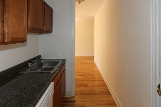 Foto del edificio - 633 W Cornelia Ave