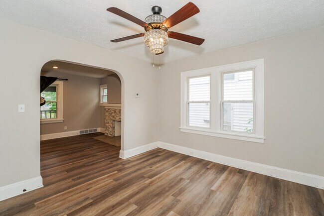 Foto del edificio - 3412 Kildare Rd