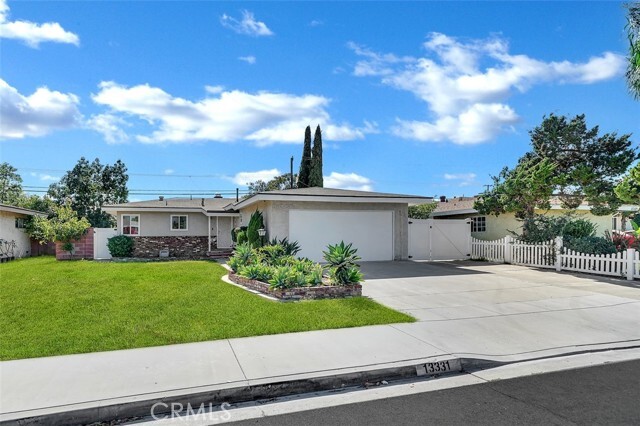 Foto principal - 13331 Roxey Dr