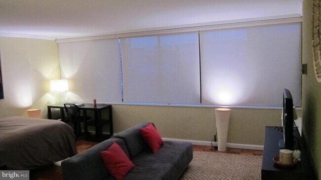 Foto del edificio - 2030 F St NW