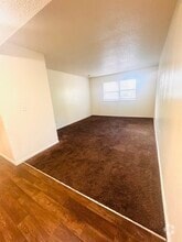 Building Photo - 1415 W Maple Ave