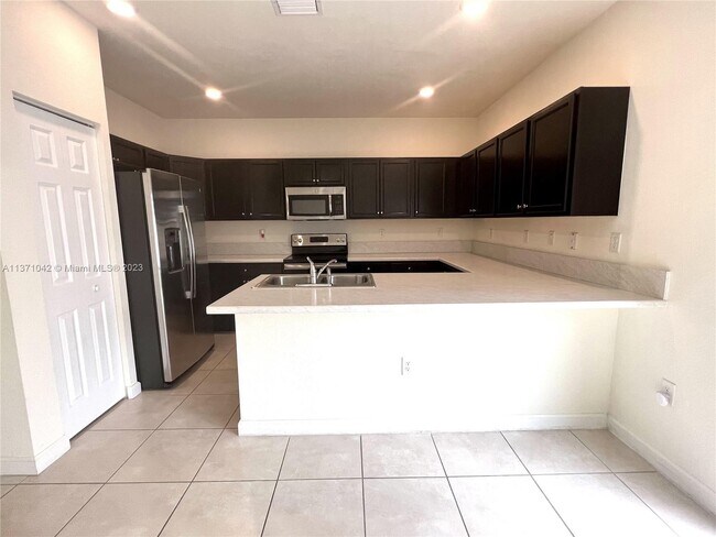 Foto del edificio - 9333 W 32nd Ln