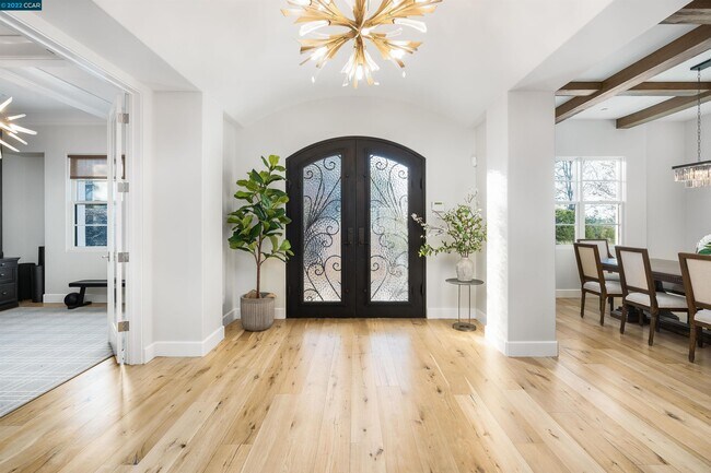 Building Photo - 446 Legacy Dr