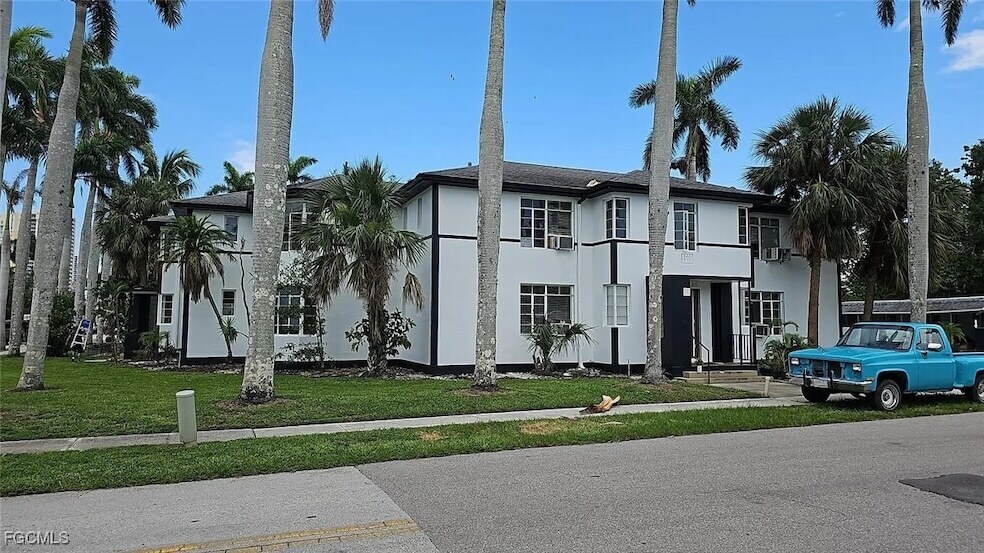 Foto principal - 2554 First Street Unit