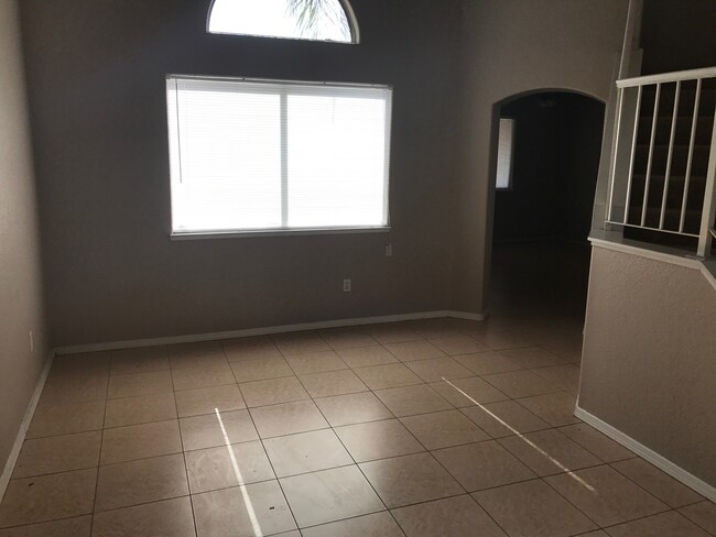 Foto del edificio - SW-Bakersfield 4bed/2.5bath