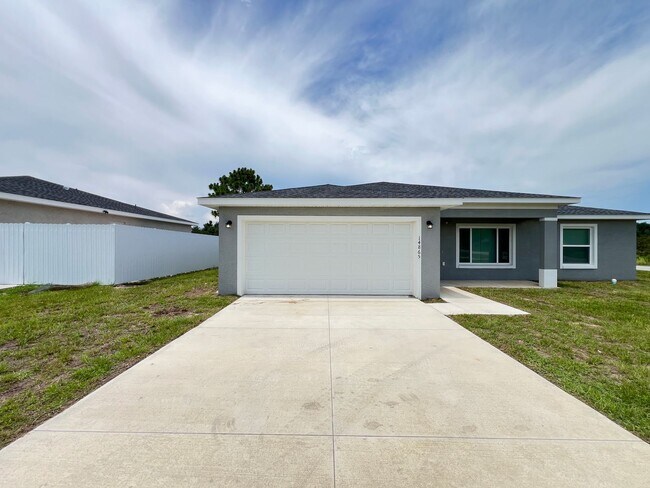 Foto del edificio - Available now! Beautiful 3 BD/2BA Home in ...