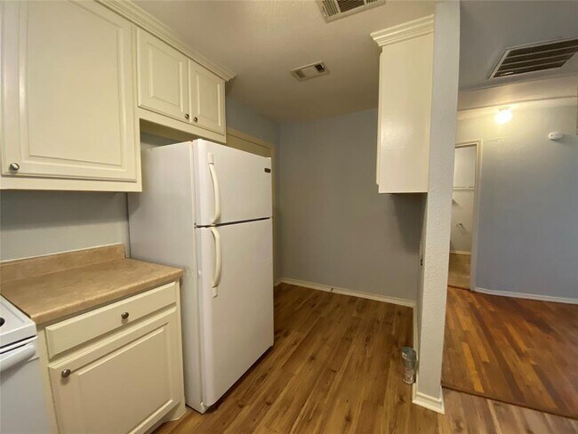 Foto del edificio - 703 S Miller St