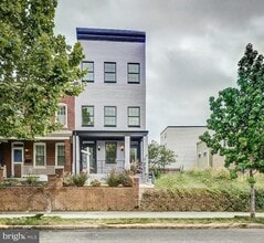 Building Photo - 1209 Oates St NE