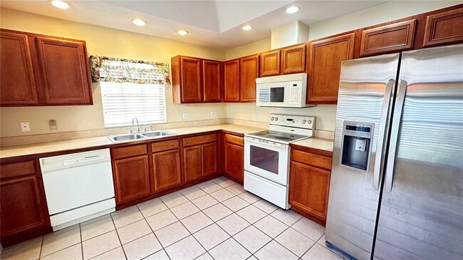 Building Photo - 2822 Lazlo Ln