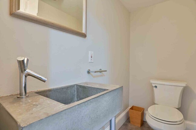 Foto del edificio - 242 11th St SE