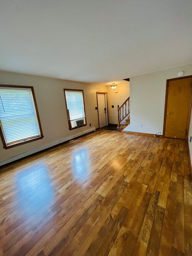 Foto del edificio - 207 Old Post Rd