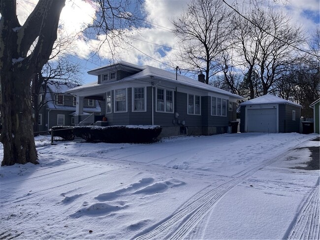 Building Photo - 98 Charlotte St