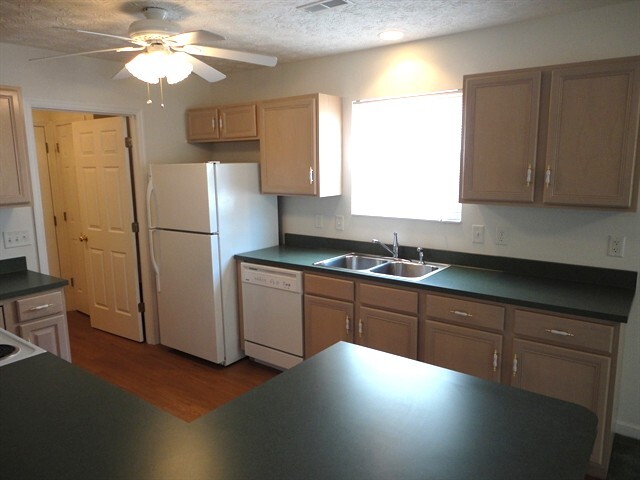 Building Photo - 9244 Sawgrass Dr