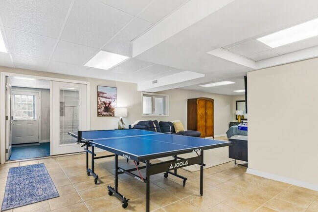 Foto del edificio - 422 Crooked Creek Rd