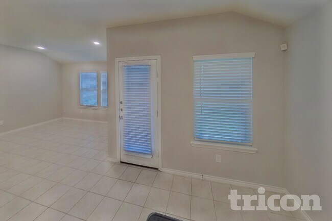 Foto del edificio - 112 Woodland St