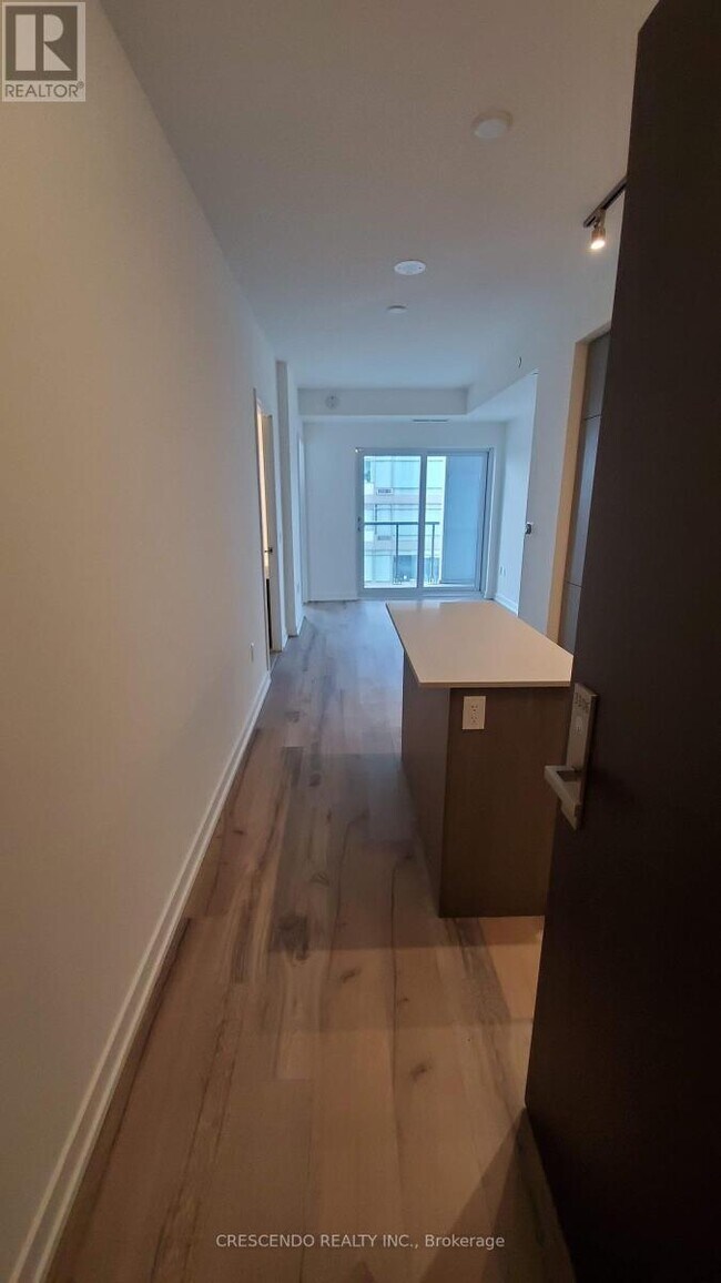 Photo du bâtiment - 1 Yorkville Ave