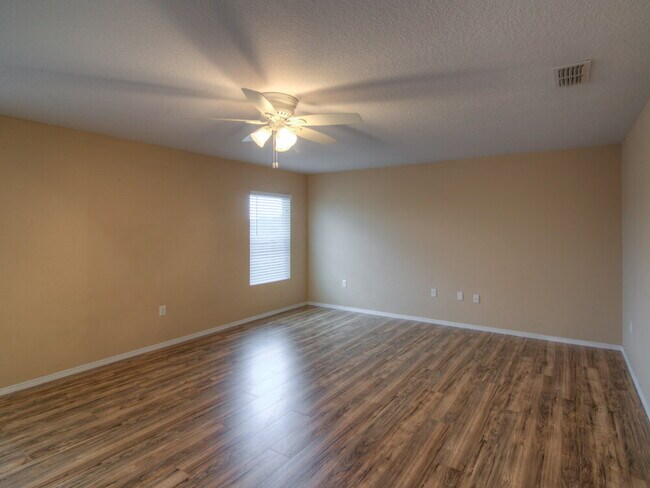 Foto del edificio - 2929 Breezy Meadow Rd