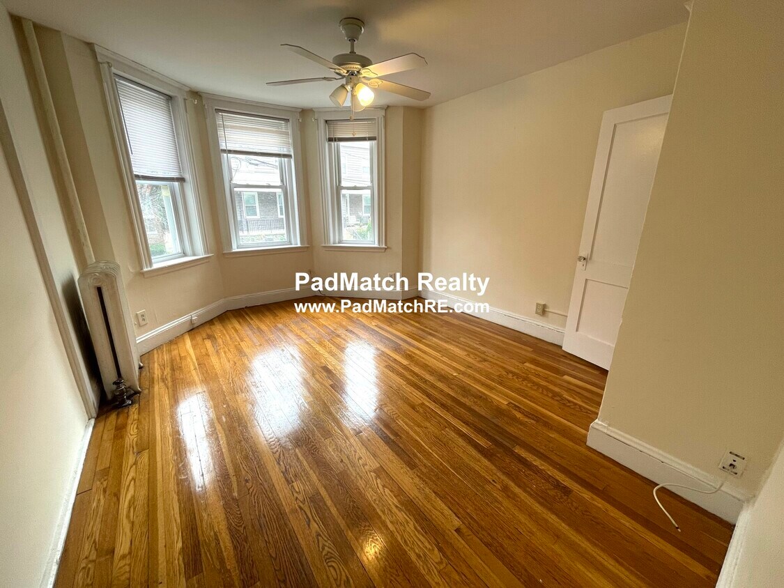 Primary Photo - 5 Barrows St