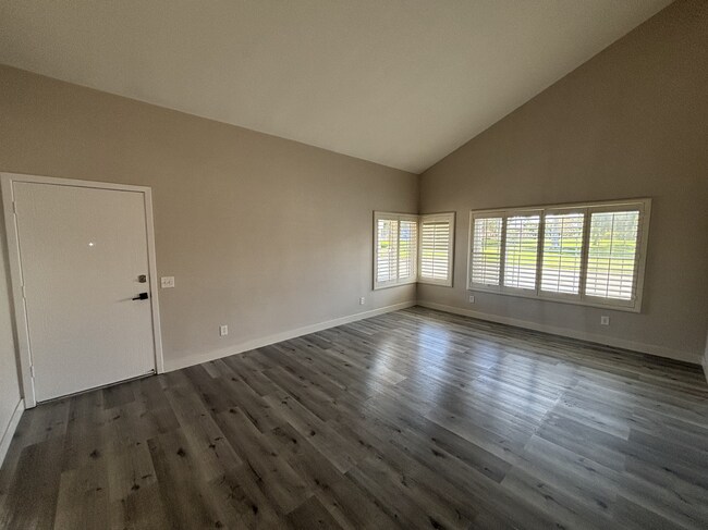 Foto del edificio - 1059 Buena Vista Way