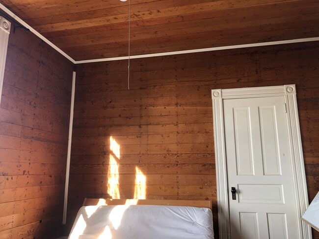 Shiplap walls &amp; ceiling in 2 bedrooms - 3040 Grand Avenue