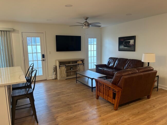 Foto del edificio - 1229 Ballantrae Pl