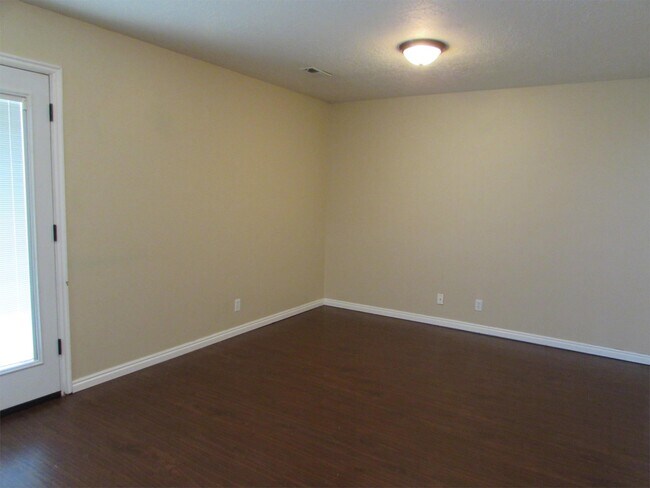 Building Photo - 1795 Niles Ave